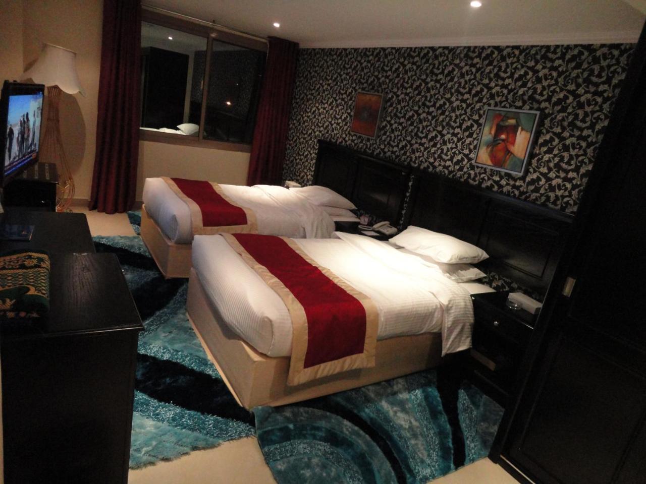 Al Andalus Plaza Hotel Manama Ngoại thất bức ảnh