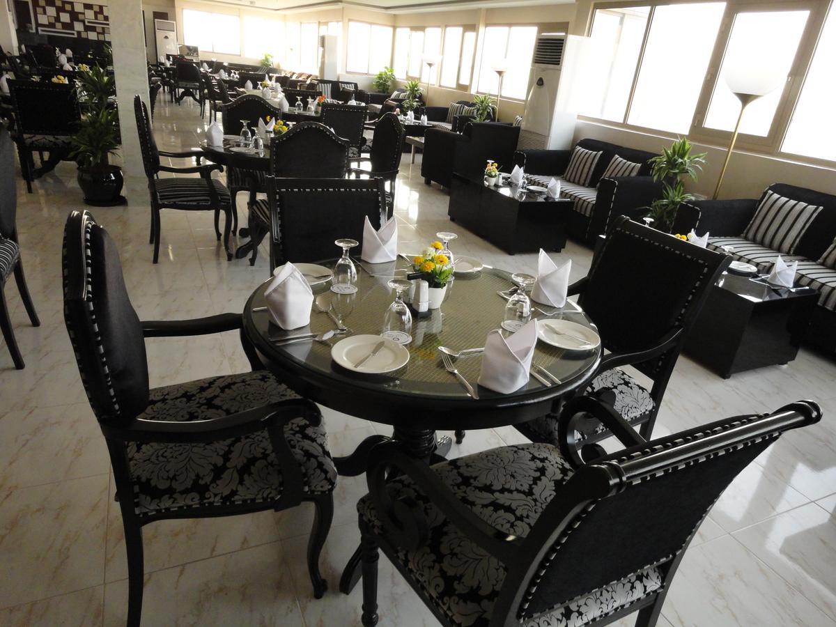 Al Andalus Plaza Hotel Manama Ngoại thất bức ảnh
